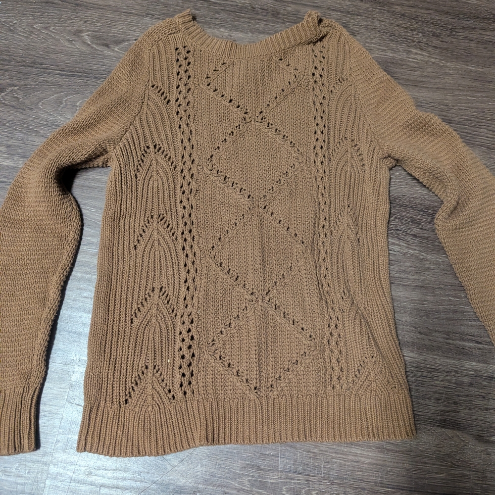 Old Navy Women’s Crewneck Sweater in Camel Brown